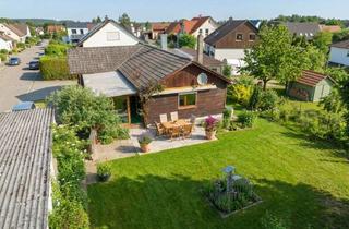 Haus kaufen in 91341 Röttenbach, 776 m² Grundstücksfläche! Sanierungsbedürftiger Bungalow mit Nebengebäude und Garage in Röttenbach