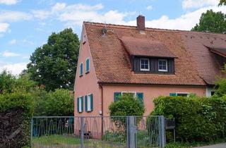Einfamilienhaus kaufen in 90574 Roßtal, Roßtal: Saniertes Einfamilienhaus mit Garage und Charme in S-Bahn Lauflage