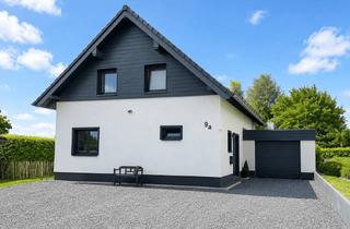 Einfamilienhaus kaufen in 52156 Monschau, Modernes Einfamilienhaus aus 2022 mit Südwest-Garten, fünf Schlafzimmern und unverbaubarem Blick