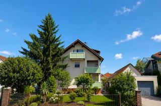 Haus kaufen in 76316 Malsch, Dreifamilienhaus mit drei abgeschlossenen Wohneinheiten, Garten und Doppelgarage