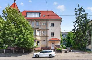 Wohnung kaufen in 76135 Weststadt, Charmante 2-Zimmer-Wohnung im denkmalgeschützten Altbau – Wohnen und Arbeiten mit Stil