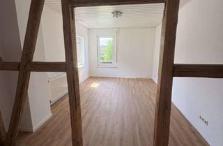Wohnung mieten in Höxterstraße 21, 37688 Beverungen, Großzügige 3,5 Zimmer-Wohnung mit großem Garten, Teich & Garage