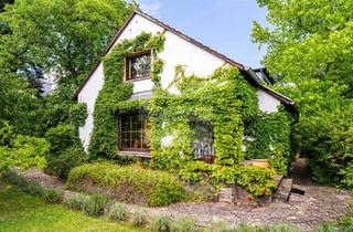 Haus kaufen in 53359 Rheinbach, Großzügiges Zweifamilienhaus mit vielseitigen Nutzungsmöglichkeiten auf weitläufigen Grundstück