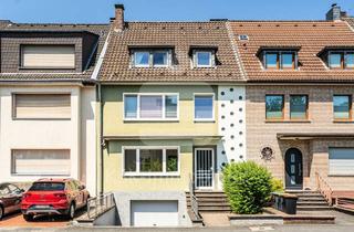 Haus kaufen in 51067 Köln, Attraktive Investmentchance in Köln-Dellbrück! Vermietetes Dreifamilienhaus mit Garten.
