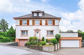 Villa kaufen in 42929 Wermelskirchen, Modernisiert & voller Charakter: Stadtvilla mit exklusivem Garten und Pool.