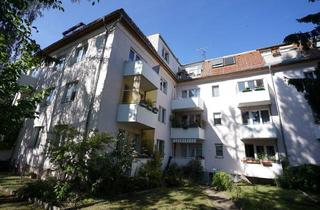 Wohnung kaufen in 12247 Berlin, Hauptstadtmakler-Bezugsfreie modernisierte Dachgeschosswohnung mit Stellplatz in Top-Lage