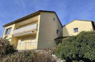Einfamilienhaus kaufen in 97258 Ippesheim, Die Aussicht wird Sie begeistern! Wohnhaus mit Nebengebäude u. großem Garten in herrlicher Südhanglage!
