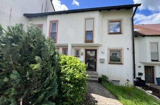 Reihenhaus kaufen in 91463 Dietersheim, Geräumiges Reihenhaus mit Garage & Garten - kurzfristig beziehbar!