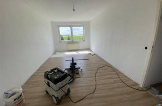 Wohnung mieten in Nitzschkaer Strasse 5f, 04808 Wurzen, Burkartshain* helle 3 Zimmer-Wohnung* Tageslichtbad* sep. Küche* 1.OG* zum Teil neuer Fussboden