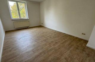 Wohnung mieten in Clausstr. 88, 09126 Chemnitz, **Helle 2-Zi.-Whg. im 2. OG / NEUES Laminat (neue Bilder folgen in KÜRZE ) / wg-geeignet**