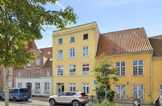 Wohnung kaufen in 23552 Innenstadt, Provisionsfrei – Moderne 2,5 Zimmer-Wohnung mit Terrasse in ruhiger Lage nahe der Trave