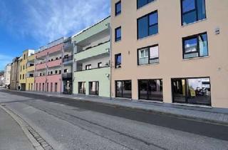 Wohnung kaufen in 94469 Deggendorf, Exklusive Kapitalanlage: Vermietete 2-Zimmer-Erdgeschosswohnung mit Terrasse & Tiefgaragenstellplatz