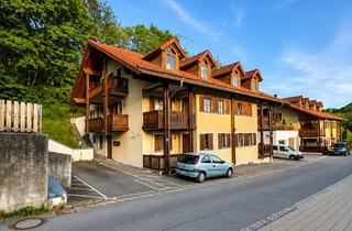 Wohnung kaufen in 94469 Deggendorf, 3-Zi.-DG-Wohnung mit Wow-Effekt |zzgl. XXL-Stellplatz | Für Eigennutzer & Kapitalanleger!