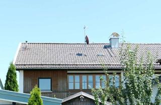 Wohnung kaufen in 83666 Waakirchen, 3-Zimmer-Wohnung mit Balkon, Gartenanteil und Garage