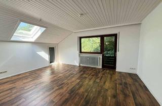 Wohnung kaufen in 83313 Siegsdorf, Gepflegte Dachgeschosswohnung mit Westbalkon