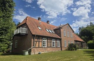 Wohnung kaufen in 23738 Manhagen, Zauberhaftes Feriendomizil im historischen Backsteinherrenhaus in idyllischer Lage