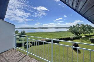 Wohnung kaufen in Drewinscher Weg 8-9, 17429 Benz, Appartement unter Reet mit direktem Wasserblick und Balkon