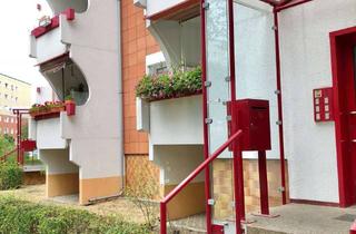 Wohnung kaufen in 13059 Neu-Hohenschönhausen, Provisionfreie charmante 4-Zimmer-Wohnung mit Balkon von Privat