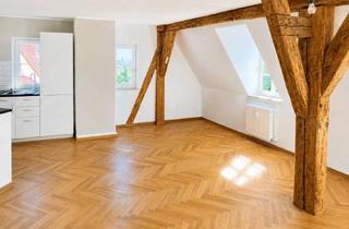 Wohnung mieten in Schloßplatz, 90562 Kalchreuth, Liebevolle Dachgeschosswohnung mit historischem Flair im repräsentativen Schloss Kalchreuth