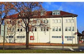 Wohnung mieten in Rudolf-Harbig-Straße, 01968 Senftenberg, Geräumige Dachgeschosswohnung mit Laminatboden, halboffener Küche und Bad mit Badewanne
