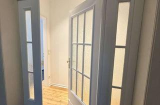 Wohnung mieten in Melanchthonstrasse 65, 33615 Innenstadt, Renovierte Altbauwohnung mit Küche und neuem Bad im Bielefelder Westen