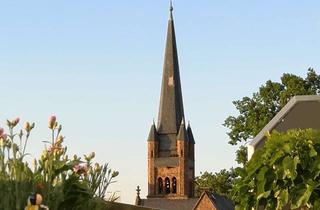 Wohnung mieten in Rathausplatz, 65439 Flörsheim am Main, Privat: exklusive 2 Zi-Dachgeschosswhg., EBK, Dachterrasse und Balkon, TG, zentral