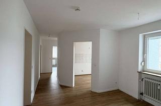 Wohnung mieten in Wilhelm-Löhe-Str. 16, 90574 Roßtal, 4-Zimmerwohnung mit Balkon - Wohnberechtigungsschein erforderlich