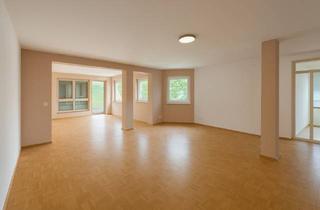 Wohnung mieten in Dorfstraße, 13597 Spandau, Exklusives Wohnen am Wasser: Stilvolle 4-Zimmer-Wohnung mit Terrasse & 179m² Nutzfläche in Bestlage