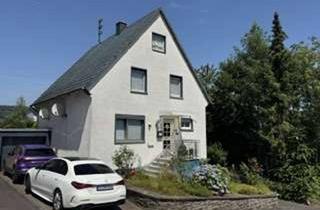 Einfamilienhaus kaufen in 57555 Brachbach, Brachbach, solides Einfamilienhaus mit sonnigem, großen Grundstück.