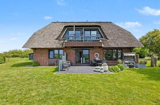 Haus kaufen in 25881 Tümlauer Koog, Moderne, hochwertige Gelegenheit mit 3 Einheiten unter Reet nähe zu Sankt Peter-Ording!