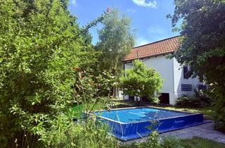 Haus kaufen in Heckenweg 500, 34346 Hann. Münden, Naturgarten an der Weser | Freizeitgrundstück mit Sommerhaus & Pool, Besichtigung 8. & 16. August