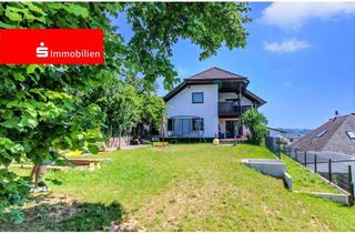 Haus kaufen in 65604 Elz, Zweifamilienhaus mit traumhaftem Weitblick und großem Grundstück