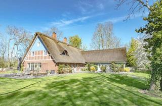 Haus kaufen in 21706 Drochtersen, Ein Zuhause, das Herzen berührt – Exklusives Reetdachanwesen in Drochtersen