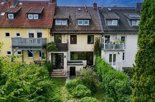 Haus kaufen in 38640 Goslar, Viel Platz, großer Garten und drei Garagen – Reihenmittelhaus mit Potenzial