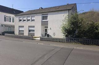 Haus kaufen in Tiefensteinerstaße 248, 55743 Idar-Oberstein, Wohnen, Vermieten oder Mehrgenerationen: Großzügiges Haus mit Einliegerwohnung, 2 Terrassen & Balkon
