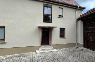 Haus mieten in 55546 Hackenheim, Modernisiertes 8-Zimmer-Einfamilienhaus mit Einbauküche, Innenhof und 190 m² Wohnfläche