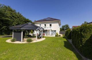 Villa kaufen in 32120 Hiddenhausen, Viel Platz, wenig Energiekosten – Neuwertige Stadtvilla auf 367 qm A+