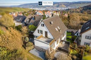 Einfamilienhaus kaufen in 70619 Stuttgart, Wohnen mit Panoramablick: Solides Einfamilienhaus mit Erweiterungspotenzial