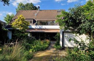 Einfamilienhaus kaufen in 40489 Düsseldorf, Renovierungsbedürftiges Familiendomizil mit parkähnlichem Grundstück