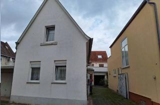 Haus kaufen in 67454 Haßloch, Haßloch - Provisionsfrei* Großzügiges Zweifamilienhaus mit Hof, Garten und viel Potenzial