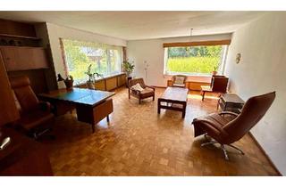 Wohnung kaufen in 78073 Bad Dürrheim, Bad Dürrheim - 4-Zimmer-Wohnung (EG, 108 m²) mit großem Grundstück
