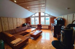 Wohnung kaufen in 78073 Bad Dürrheim, Bad Dürrheim - 6-Zimmer-Wohnung (OG+DG, 139 m²) mit großem Grundstück