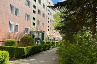 Wohnung kaufen in 13059 Neu-Hohenschönhausen, LINDEN IMMOBILIEN - 3-Zimmer-Eigentumswohnung