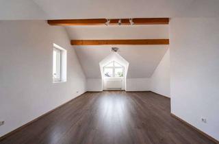 Wohnung kaufen in 85635 Höhenkirchen-Siegertsbrunn, 2-Zimmer-Dachgeschosswohnung in Höhenkirchen-Siegertsbrunn