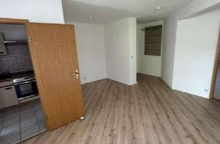 Wohnung kaufen in Bahnhofstr. 60, 71272 Renningen, Top gepflegte 2 Zimmer Wohnung mit EBK, Balkon sowie TG-Platz in 71272 Renningen