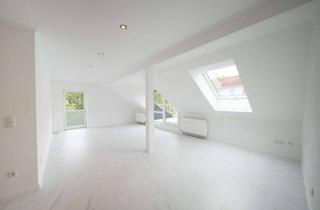Wohnung kaufen in 51145 Urbach, Modernisierte 3-Zimmer-Dachgeschosswohnung mit Loggia, Spitzboden & Stellplatz – Nähe Wahner Heide
