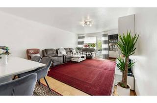 Wohnung kaufen in 46145 Sterkrade-Mitte, Großzügige Dachgeschosswohnung mit zwei Balkonen und Aufzug
