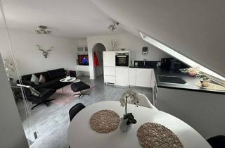 Wohnung kaufen in 70378 Hofen, CYRIL HEYNE REAL ESTATE präsentiert: Modern-sanierte 2-Zi-DG-Wohnung mit Balkon und EBK & Hobbyraum