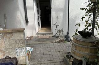 Wohnung kaufen in 72622 Nürtingen, Eigener Eingang, eigener Garten in einem 3 Familienhaus