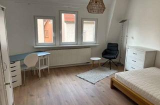 Wohnung mieten in Hohenheimer Straße 11, 73734 Esslingen, Schönes möblierte Zimmer in 2er WG